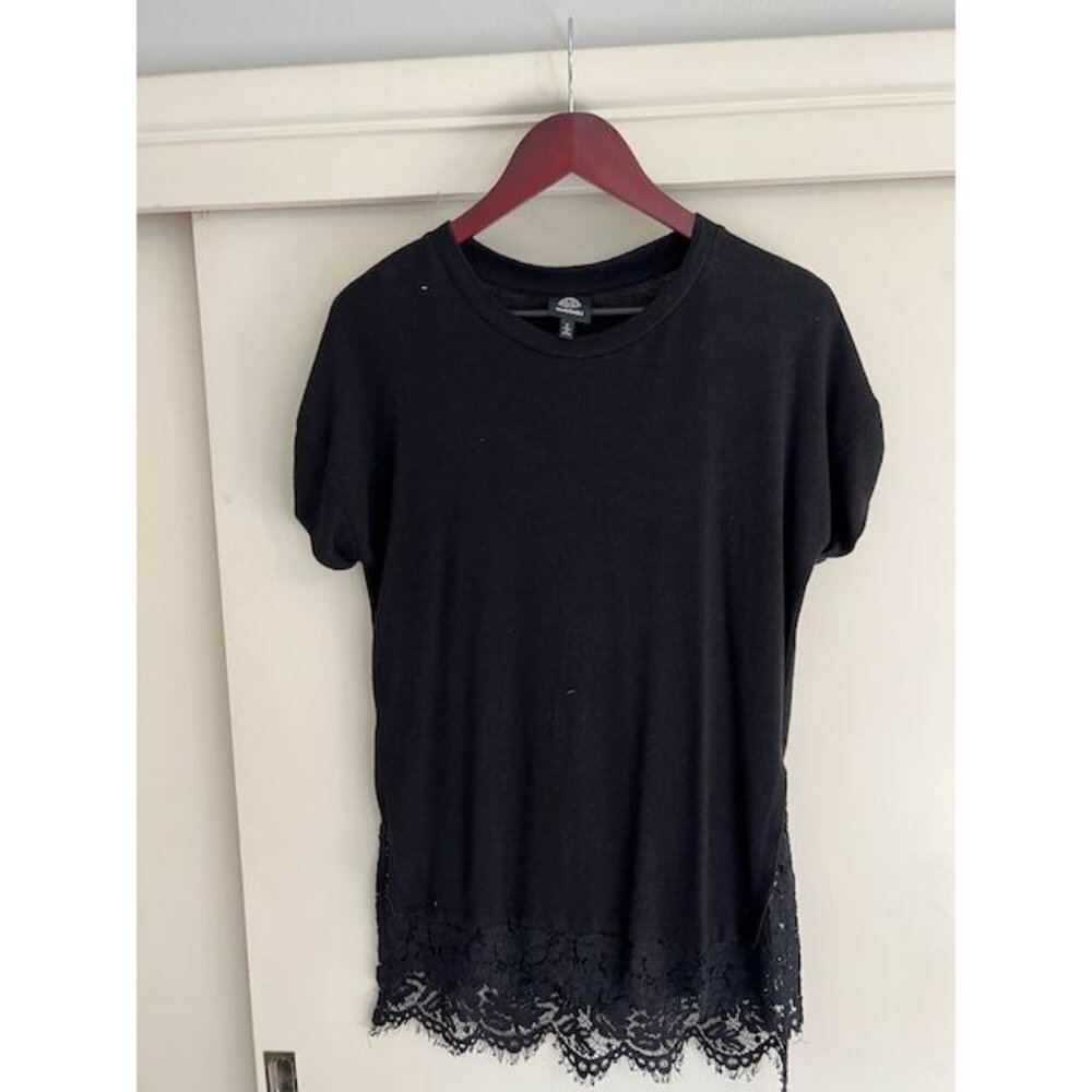 Bobeau Black Short Sleeve Lace Hem Blouse Tunic Tee